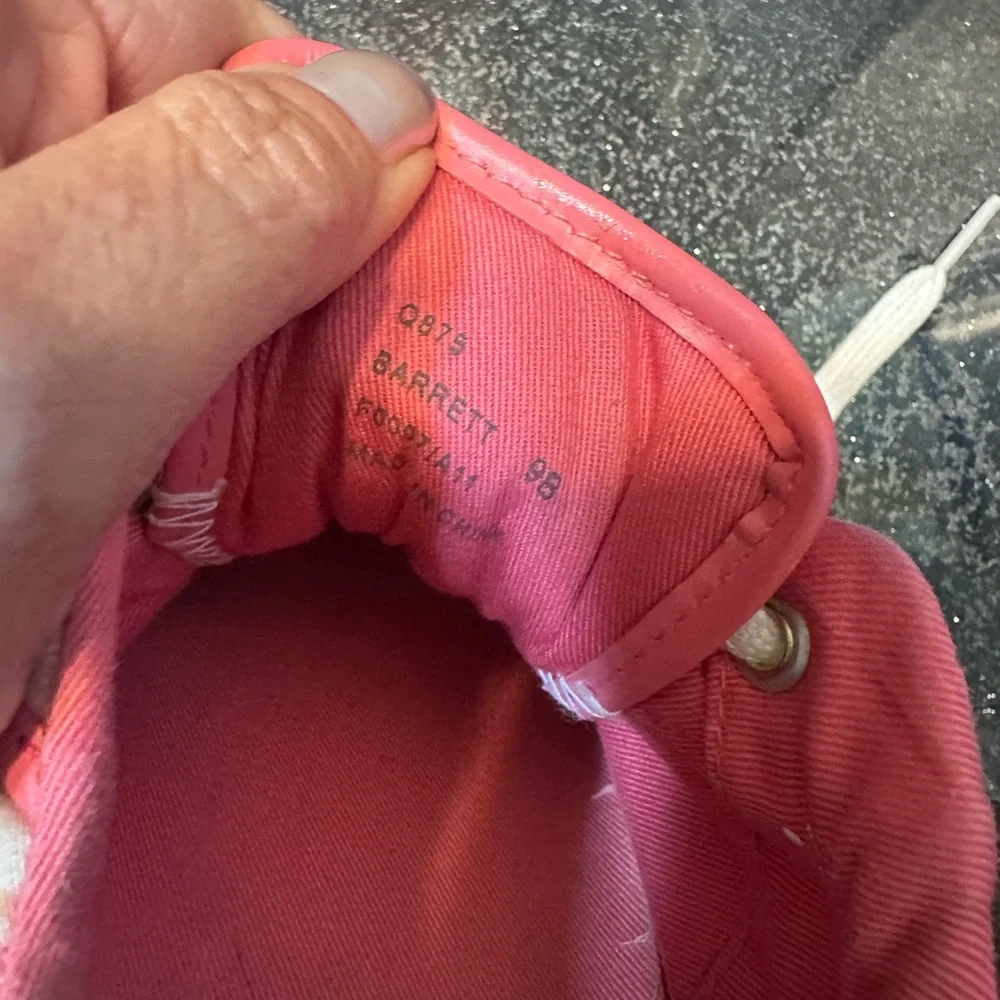 Coach Barrett Low Top Poppy Signature C Pattern in Pink size 9